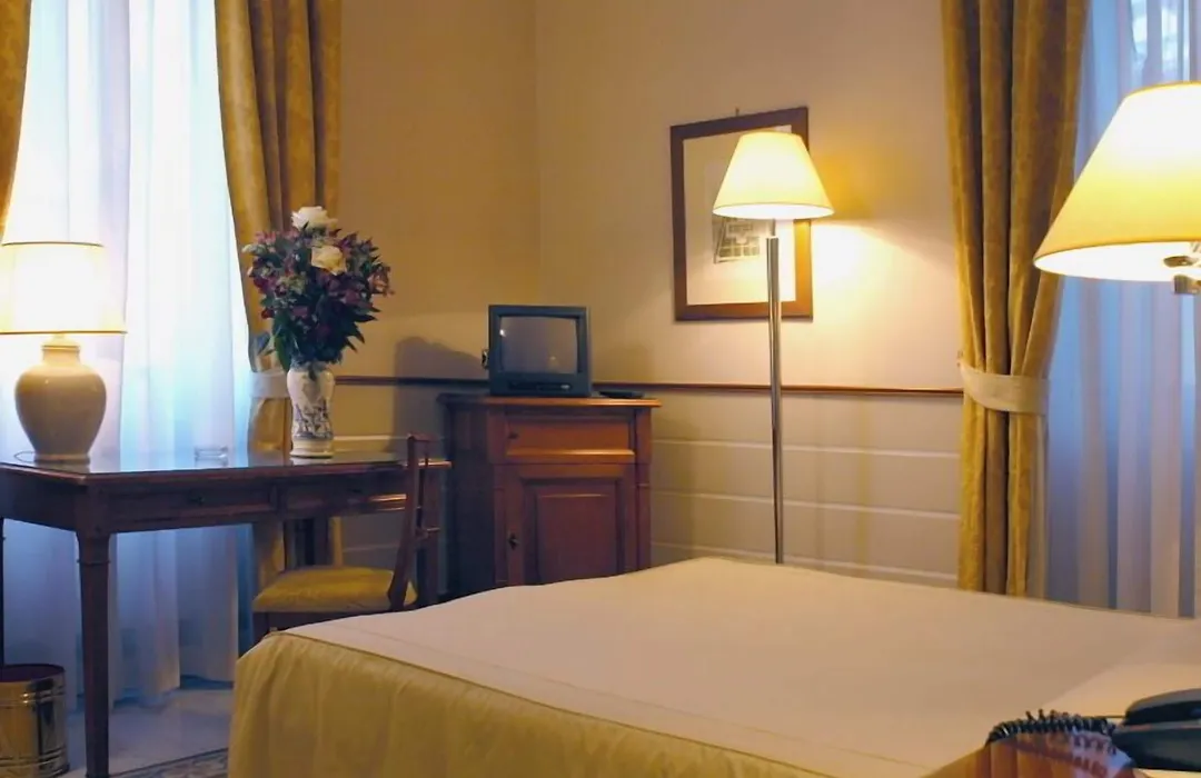 Hotel Flora-1